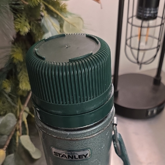 Stanley Classic Green and Silver Flask - Picture 3 of 5